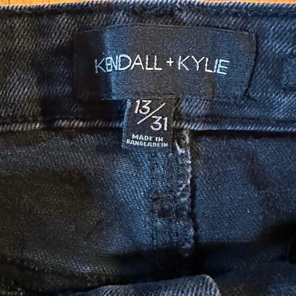 Women's Kendall & Kylie Super High Rise Cut-Off Denim Shorts Black Frayed Hem 13 - Picture 2 of 6
